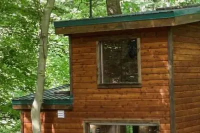 Image de Set of 2 Treehouses in Hocking Hills Adventure!