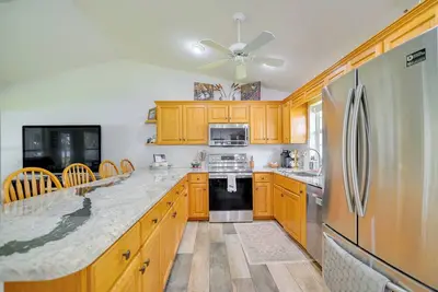 Image de Waterfront Floral City Home: On Bradley Lake!
