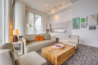 Image de Steps to Sand: Ocean-View Condo in Hollywood