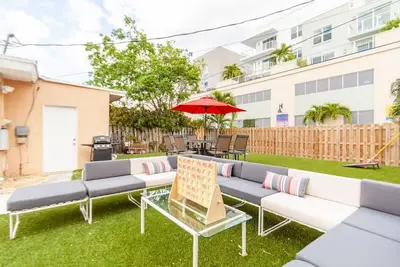 Image de ☆Private Pool☆Walk to Beach, Bars, & Restaurants!
