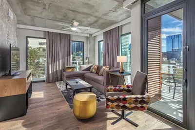 Image de 3 Bedroom Presidential Condo ~ Austin, Tx ~ Walk to 6th Street!