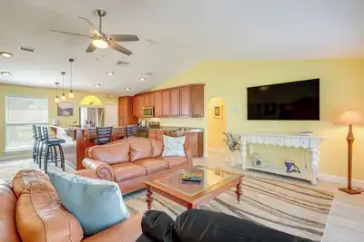 Image de Waterfront Jacksonville Retreat w/ Boat Dock!