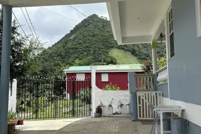 Image de Niza’S Place—Cozy Mountainside Villa with Ocean view.