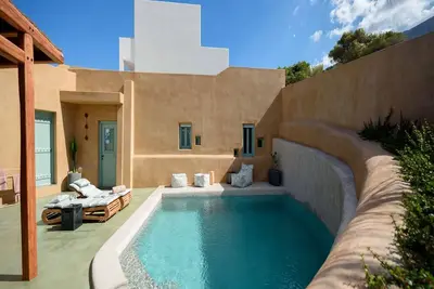 Image de Luxury Santorini Villa | Potamos Luxury House | 2 Bedrooms | Private Heated Pool & Serene Location | Episkopi