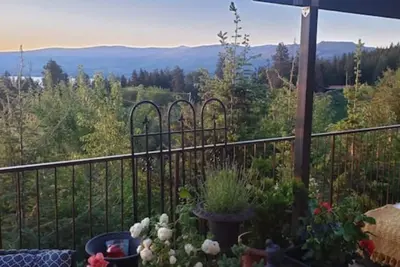 Image de Stunning 2 bedroom lake & mountain view suite