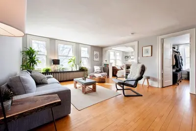 Image de Stylish Ne Arts Loft! Sauna • Deck • Walk to Cafes