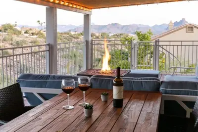 Image de Beautiful views with a heated pool and plenty of room for large families!