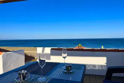 Image de 3003 Beachfront Duplex Penthouse with Stunning Sea Views
