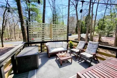 Image de Cozy Pocono retreat w/ comfort & style ~ Fire Pit