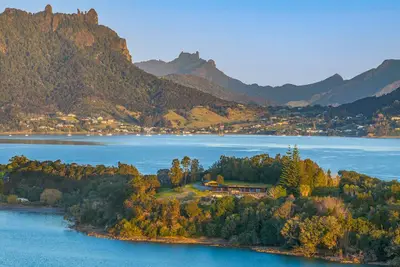 Image de Luxury Villa with Pool at Whangarei Heads. Contemporary with Big views!