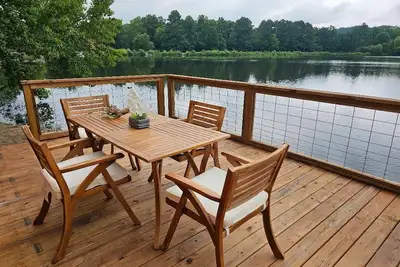 Image de Waterfront! Lake Chalet!