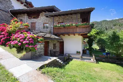 Image de Chalet \"1175\" idéal pour les groupes de 6 à 9 personnes