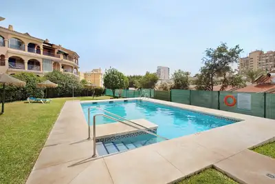 Image de Appartement 'Prealsa Benalmádena' avec vue sur la mer, piscine partagée et terrasse privée