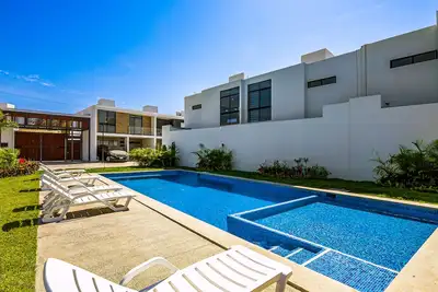 Image de Porto Residencial, Unit 10 | Sunny house in Nuevo Vallarta with pool access
