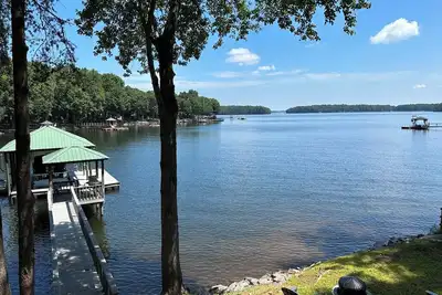 Image de Loft at Lkn- Private Dock, Hot Tub, Fire Pit