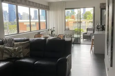 Image de Kangaroo Cliffs- 2 Bed-2 Bath-1 Secure Car Park-close to everything! \n