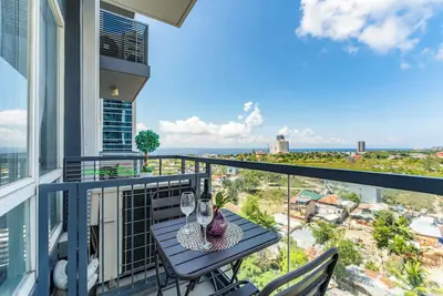 Image de Ocean Suites at One Pacific Residence - Mactan Newtown\n\n