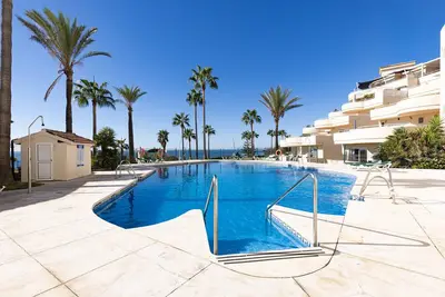 Image de Appartement \"Bermuda Beach 1\" avec vue sur la mer, piscine partagée et Wi-Fi