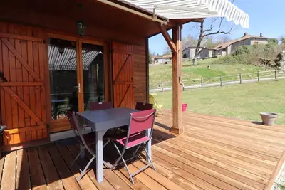 Image de Maison bois au calme, près des Gorges de la Cère, 2 ch, terrasse, jardin, Tv, wifi, animaux acceptés.