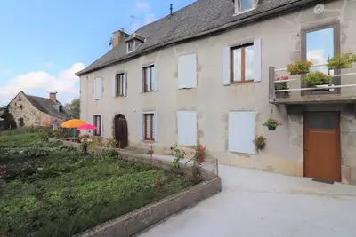 Image de Gîte chaleureux avec jardin, proche de Salers, activités nature et sports d'hiver, Wi-Fi inclus