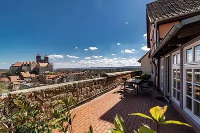 Image de Historic St. Marien vacation home above the rooftops of Quedlinburg.