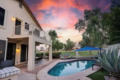 Image de Pool- Outdoor Projector- 2 Kings- Game Room w/Bar