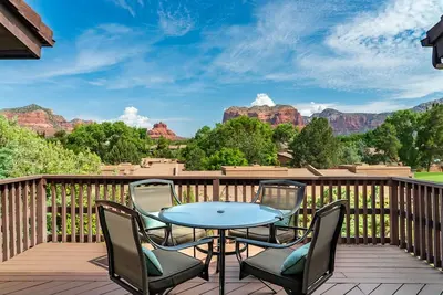 Image de Canyon Mesa County Club Townhome with Panoramic Red Rock Views! - Running