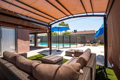 Willows West Rest w\/ Private Pool | Near Shopping & Dining!