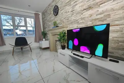 Tyburn House, Birmingham B24 with Free Parking and Free WiFi