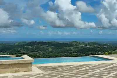 Image de Private Infiniti Pool with heater & best view in Puerto Rico!