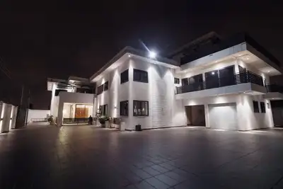 Image de Paradise Villa 4 Br Pool & Car