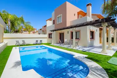 Image de Cubo's Casa Ilios Los Nebrales \/ Piscina privada \/ aire acondicionado \/ wifi gratis