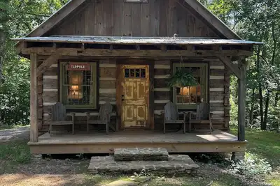 Image de Tadpole Cabin at Creek Road Farm