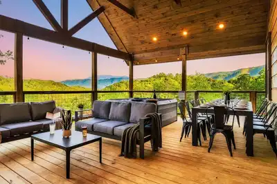 Image de Summer Getaway! Heated Pool-Views-Theater-Hot Tub