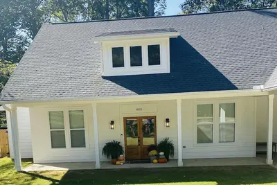 Image de Kid friendly home only 3 miles from Ole Miss campus.