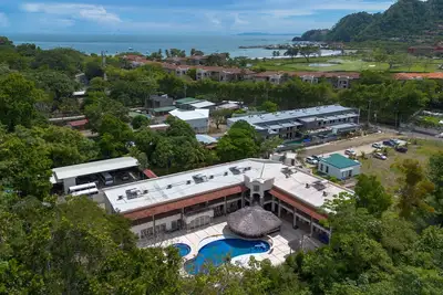 Image de 20 Room Luxury Vip All-Inclusive Mega Resort- Chef\/Airport Transfer\/Daily Driver