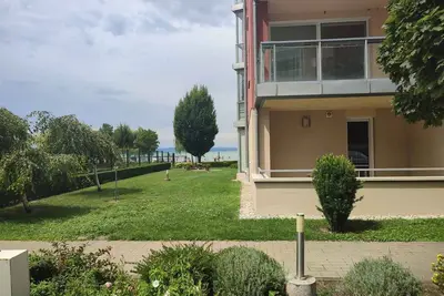 Image de Studio avec climatisation et parking sur la rive