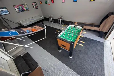 Image de Beautiful Home Near Downtown With Game Room!