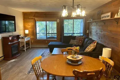 Image de Mountain Townhouse House in Champion: 3Bed, 2Bath, Sleeps 8, Aircon, wifi and shuttle service