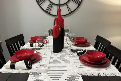 Image de Georgia Dawg House! Game weekend, business travel, this condo has it all!