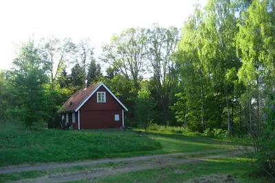 Image de Cozy cottage not far from the lake Kvesarumssjön