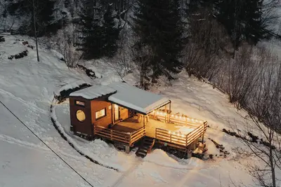 Image de Transylvanian Tiny House Apuseni Mountains.