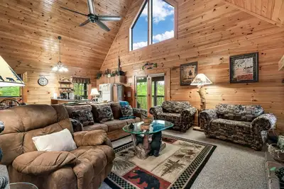 Image de Mooseberry Ridge✅️2 Mstr Bdrm suites**Fast Wifi**Game Rm**Hot-Tub**Seasonal Pool