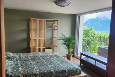 Guest apartment with breathtaking lake view in the Swiss mountains