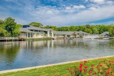 Image de Ultimate Lakeside Resort: Nature's Oasis