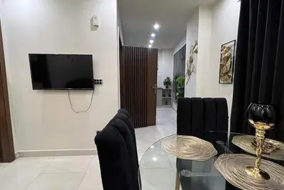 Image de Glamorous one bed apartment near food street