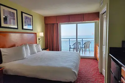 Image de Oceanfront Penthouse Studio at Bayview: Pools, Boardwalk & Stunning Views!
