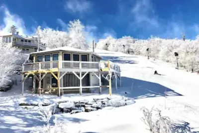 Image de Best Location! ! ! Slopeside! Mountain View’s! Walk to restaurants!