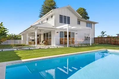 Image de Your Luxury Escape - Coastal Haven