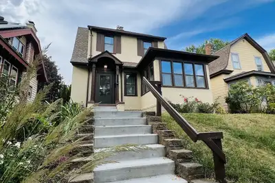 Image de Historic Twin City Home